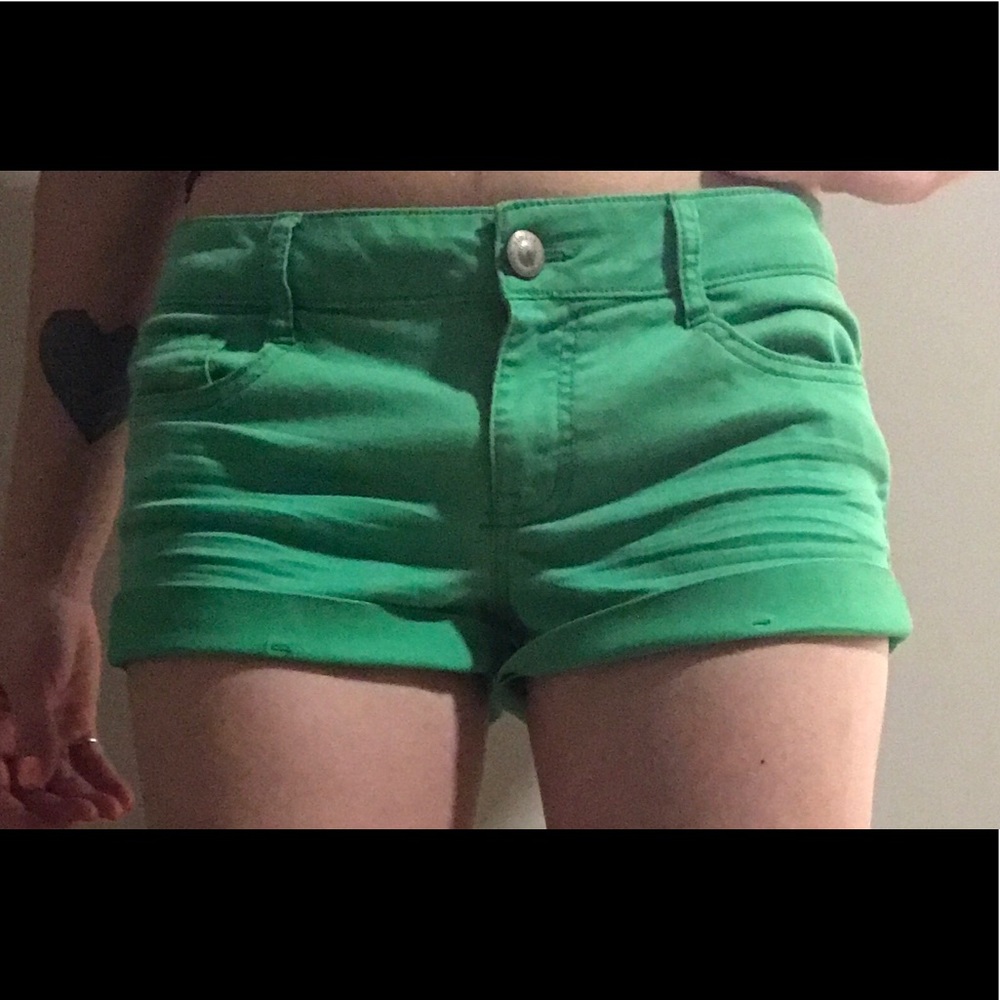 Leo Ashley Lowrise green shorts